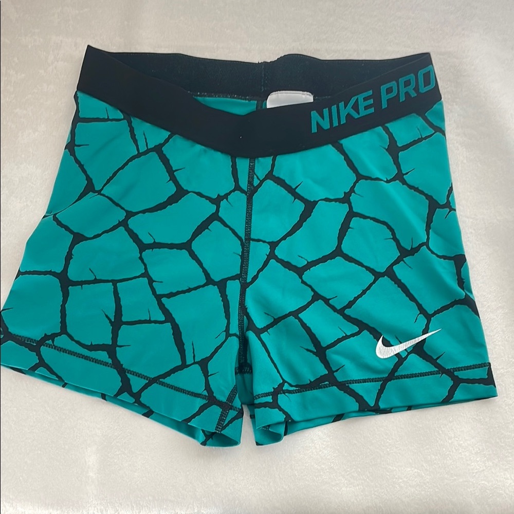 Nike Pro Green and Black Patterned Shorts